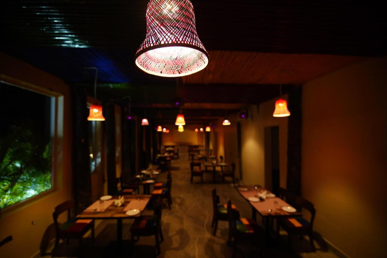 Siriki Resorts Srungavarapukota Екстер'єр фото